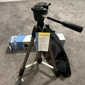 TRIPOD - extends 60 inch(152.4 cm)